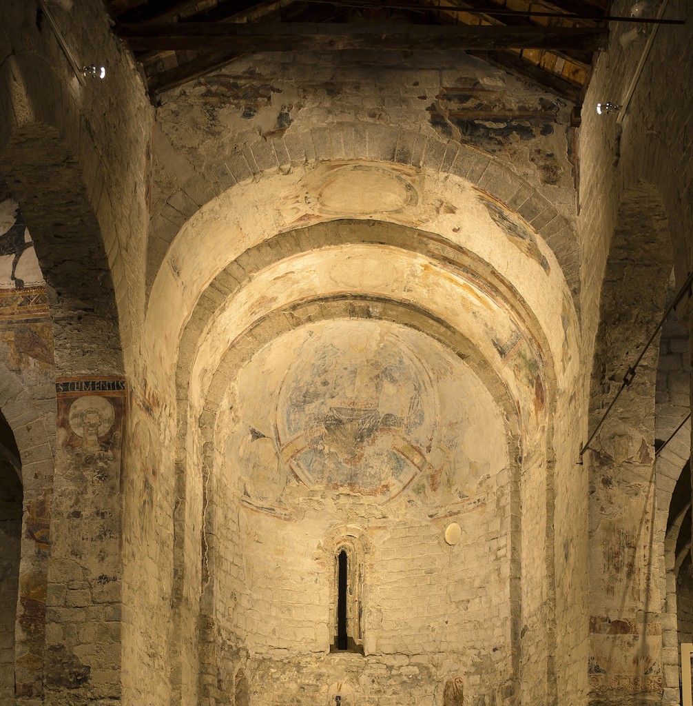 Figure 7: the Romanesque deep layers and remaining paintings. Photo: Eloi Maduell
